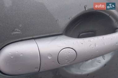 Минивэн Renault Scenic 2004 в 