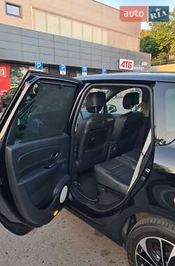 Минивэн Renault Scenic 2015 в 