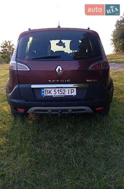 Минивэн Renault Scenic 2014 в 