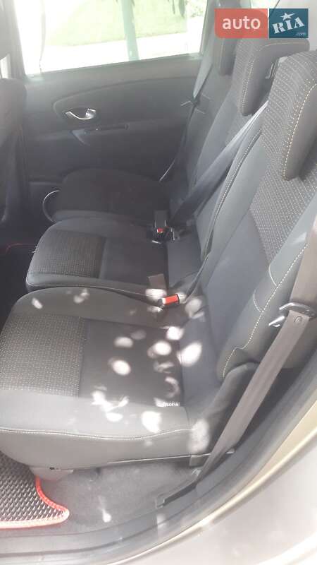 Мінівен Renault Scenic 2009 в Глухові