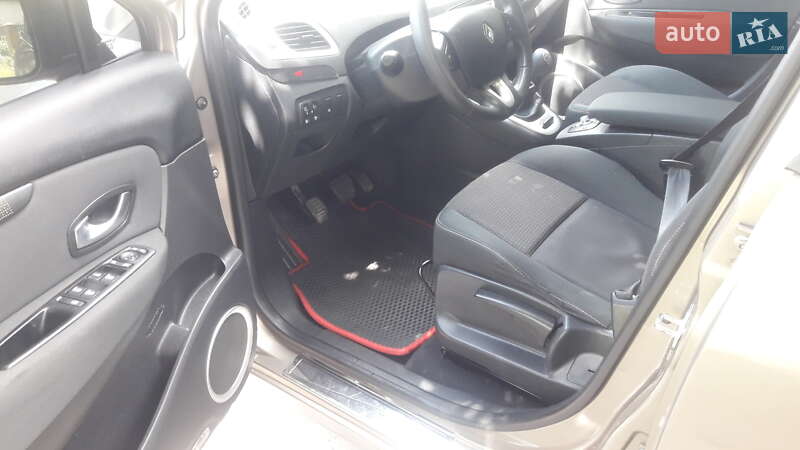 Мінівен Renault Scenic 2009 в Глухові