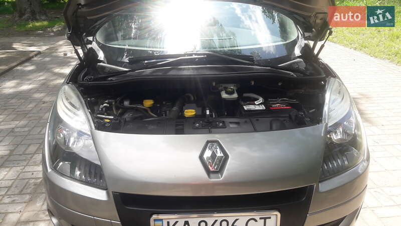Мінівен Renault Scenic 2009 в Глухові