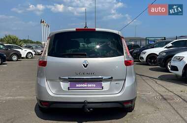 Минивэн Renault Scenic 2012 в 