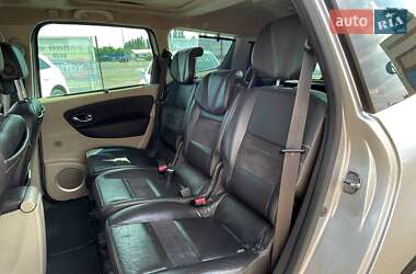 Минивэн Renault Scenic 2012 в 