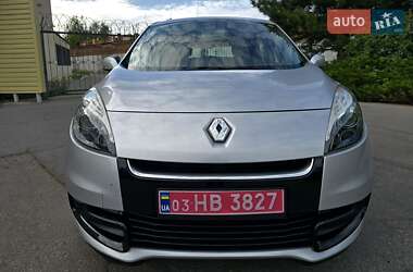 Минивэн Renault Scenic 2013 в 