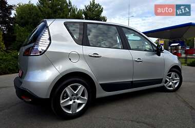 Минивэн Renault Scenic 2013 в 