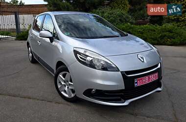 Минивэн Renault Scenic 2013 в 