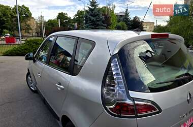 Минивэн Renault Scenic 2013 в 