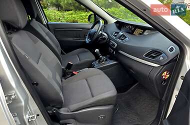 Минивэн Renault Scenic 2013 в 