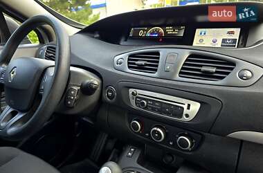 Минивэн Renault Scenic 2013 в 