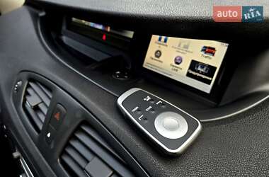 Минивэн Renault Scenic 2013 в 