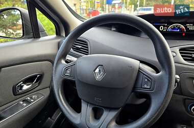 Минивэн Renault Scenic 2013 в 