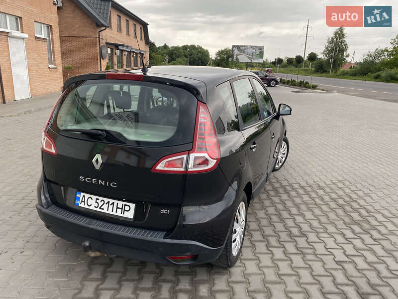 Минивэн Renault Scenic 2010 в 
