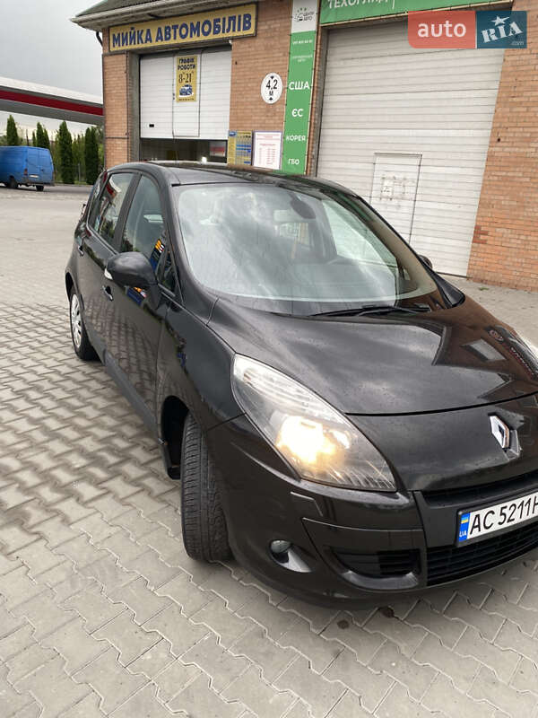 Минивэн Renault Scenic 2010 в Луцке