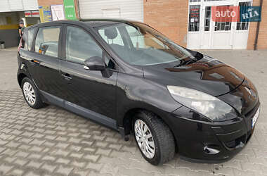 Минивэн Renault Scenic 2010 в 