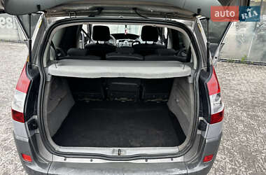 Минивэн Renault Scenic 2005 в 