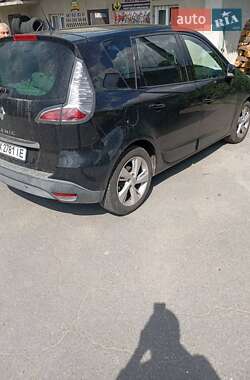 Минивэн Renault Scenic 2012 в 