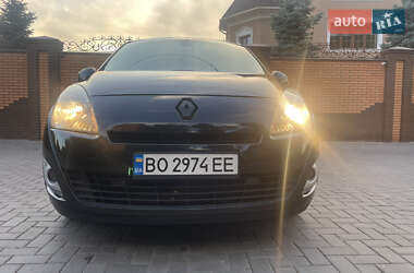 Минивэн Renault Scenic 2010 в 