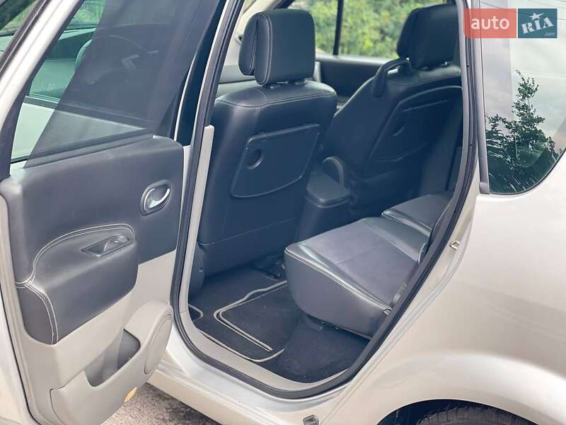 Минивэн Renault Scenic 2006 в Луцке