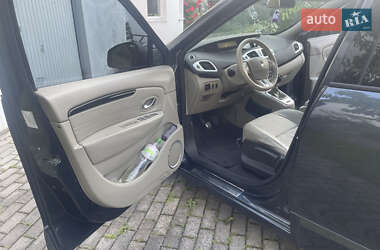 Минивэн Renault Scenic 2010 в 