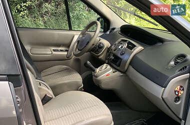 Минивэн Renault Scenic 2004 в 