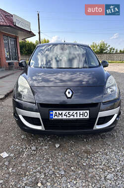 Минивэн Renault Scenic 2009 в 