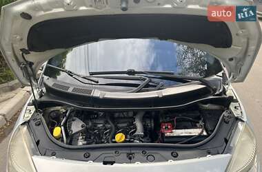 Минивэн Renault Scenic 2003 в 