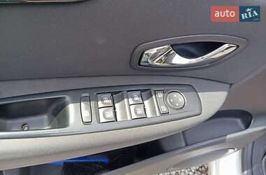 Минивэн Renault Scenic 2013 в 