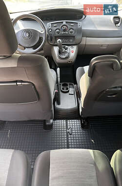 Минивэн Renault Scenic 2004 в 
