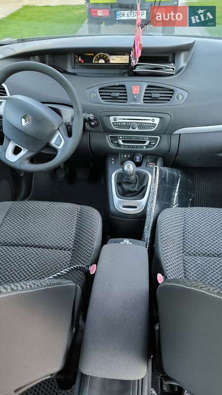 Мінівен Renault Scenic 2011 в Рівному