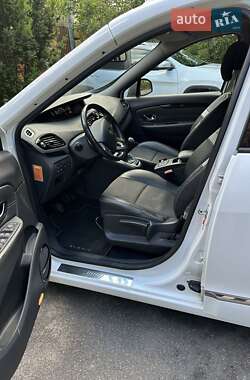 Минивэн Renault Scenic 2013 в 