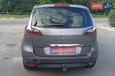 Минивэн Renault Scenic 2013 в 