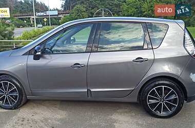 Минивэн Renault Scenic 2013 в 