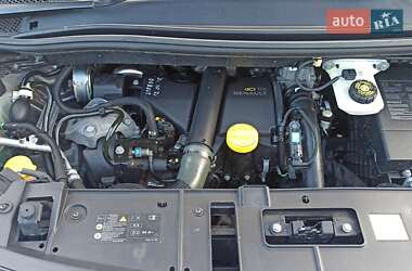 Минивэн Renault Scenic 2013 в 