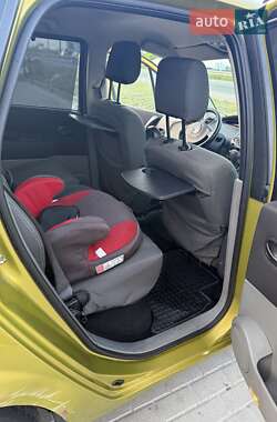 Минивэн Renault Scenic 2006 в 