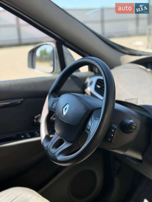 Минивэн Renault Scenic 2012 в Рожище