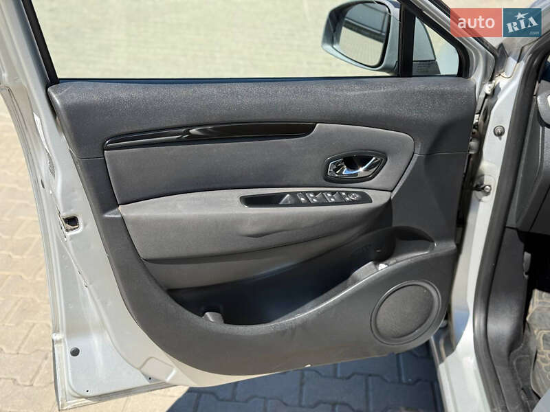 Минивэн Renault Scenic 2012 в Рожище