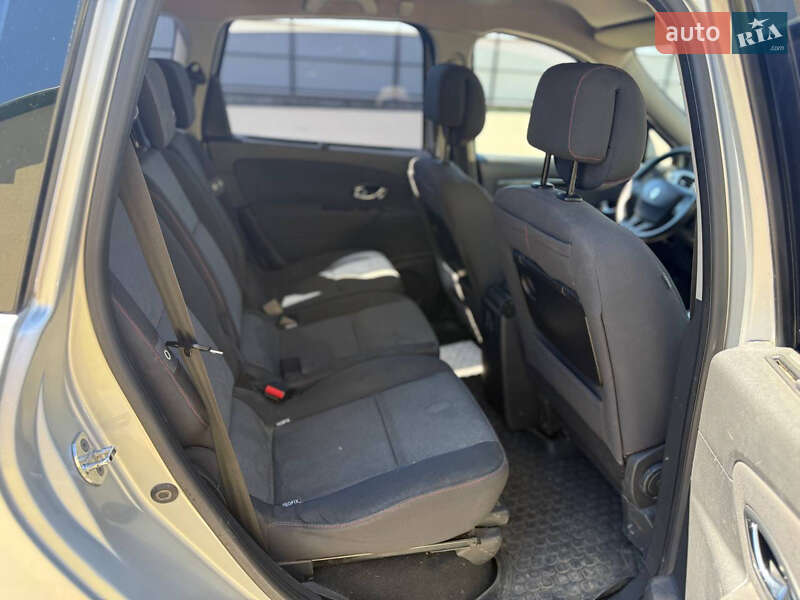 Минивэн Renault Scenic 2012 в Рожище