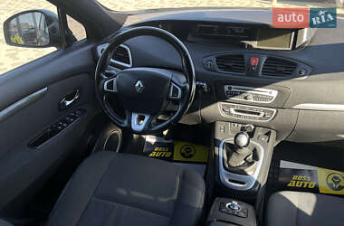 Минивэн Renault Scenic 2010 в 