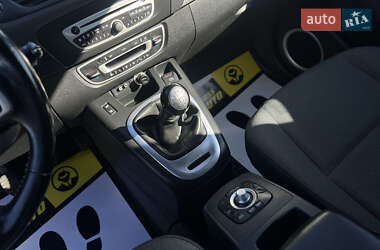 Минивэн Renault Scenic 2010 в 
