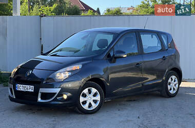 Минивэн Renault Scenic 2009 в 