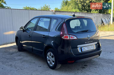 Минивэн Renault Scenic 2009 в 