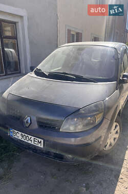 Минивэн Renault Scenic 2004 в 