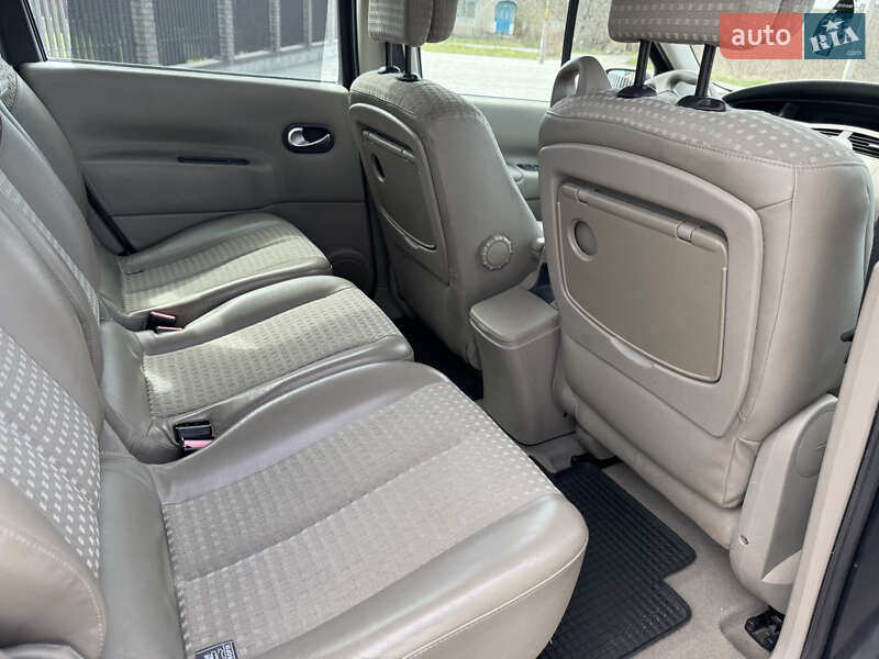 Минивэн Renault Scenic 2005 в Староконстантинове фото 17 Минивэн Renault Scenic 2005 в Староконстантинове