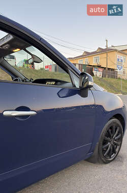 Минивэн Renault Scenic 2009 в 