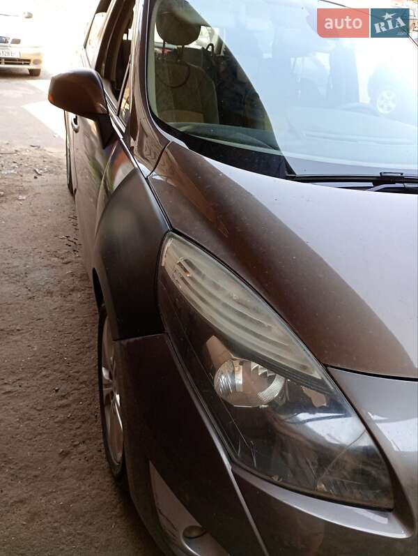 Минивэн Renault Scenic 2011 в Чернигове