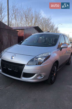 Минивэн Renault Scenic 2010 в Нововолынске
