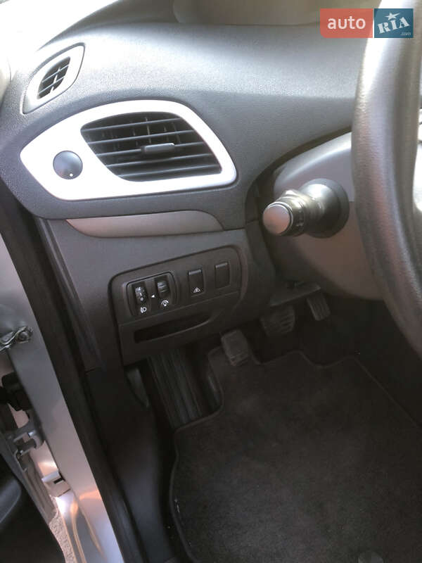 Минивэн Renault Scenic 2010 в Луцке