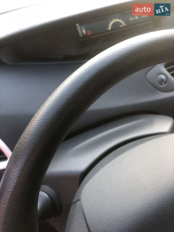 Минивэн Renault Scenic 2010 в Луцке