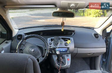 Минивэн Renault Scenic 2004 в 